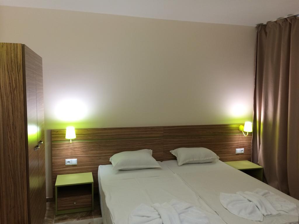 Tm Deluxe Hotel Slantschew brjag Zimmer foto