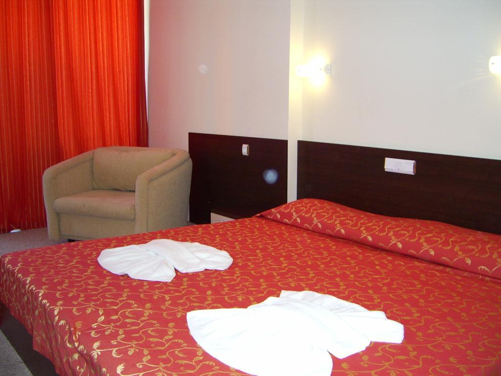 Tm Deluxe Hotel Slantschew brjag Zimmer foto